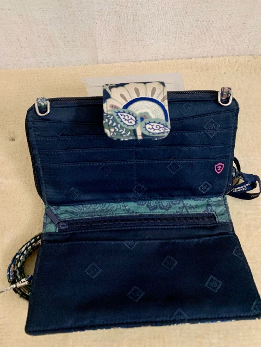 Vera Bradley Java Paisley Quilted Crossbody Wallet Navy Floral RFID Protection - Picture 4 of 10
